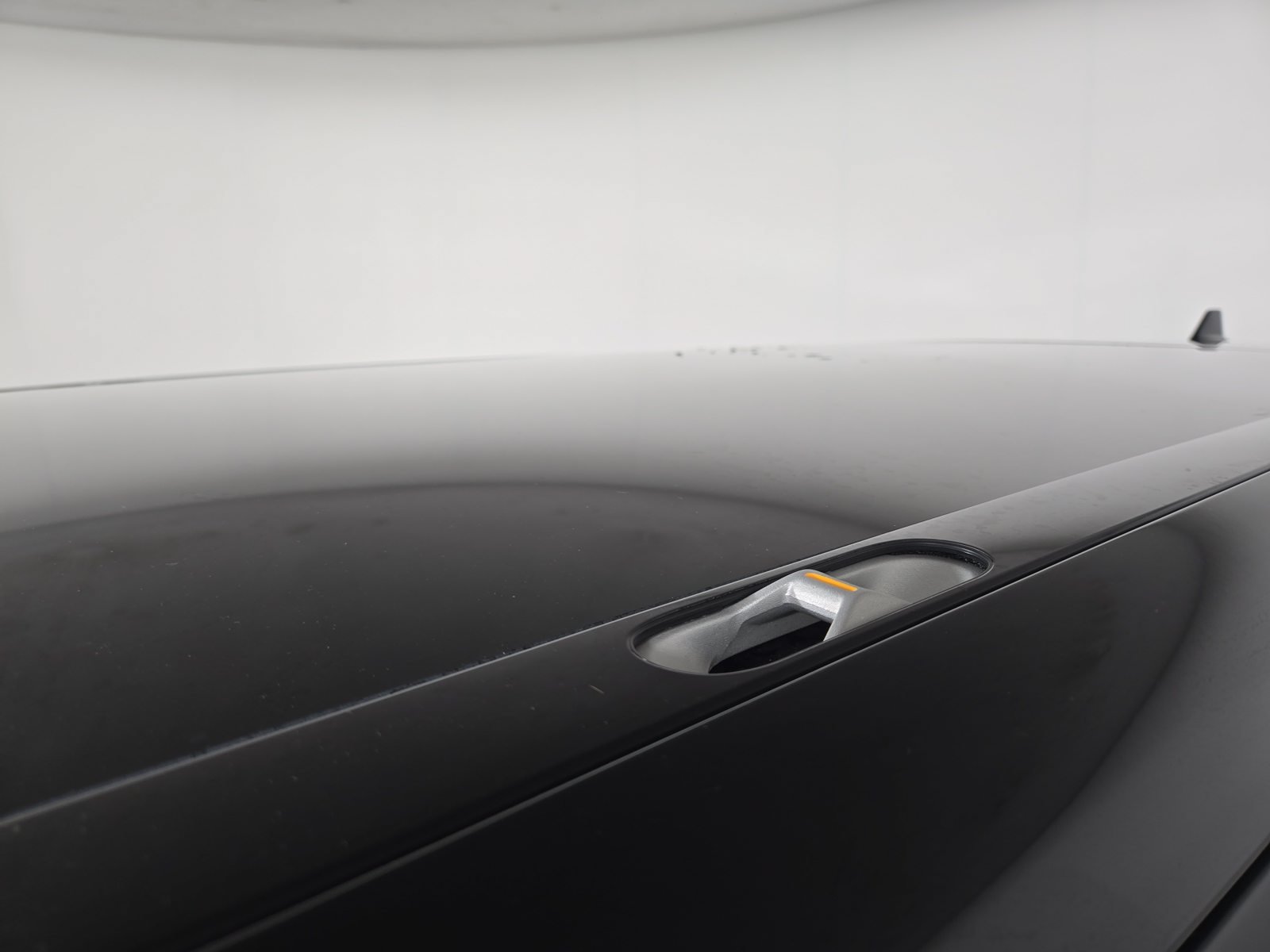 Used 2025 Rivian R1S Adventure Dual AWD/4WD image 13