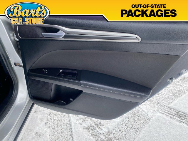 Used 2017 Ford Fusion SE w/ Equipment Group 201A FWD image 8