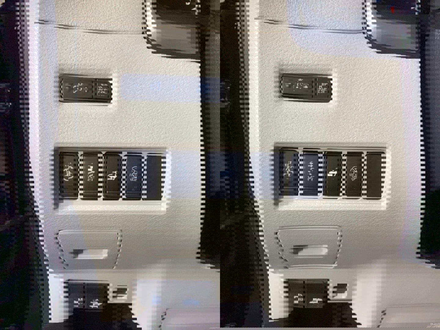 Used 2023 Nissan Murano SL w/ SL Moonroof Package image 25