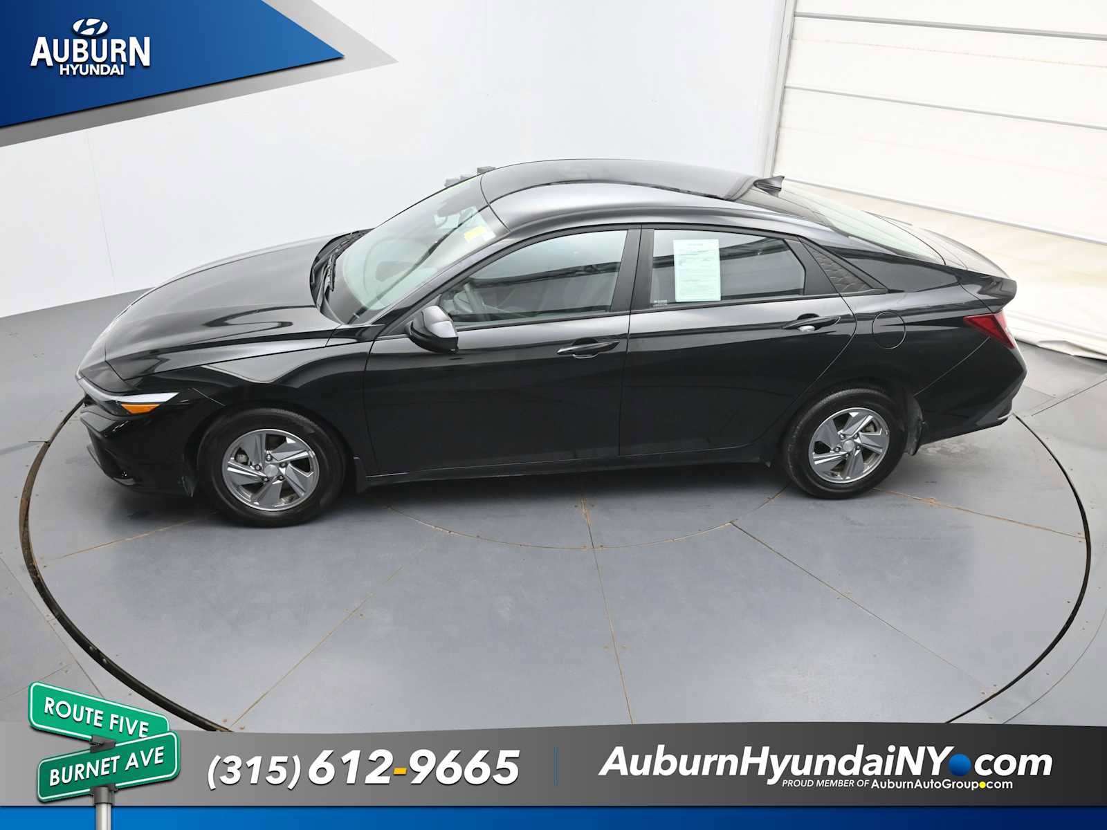 Used 2024 Hyundai Elantra SE FWD image 34
