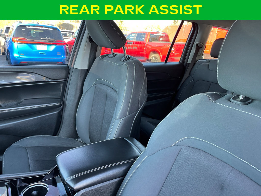 Used 2021 Jeep Grand Cherokee L Laredo w/ Luxury Tech Group I AWD/4WD image 17