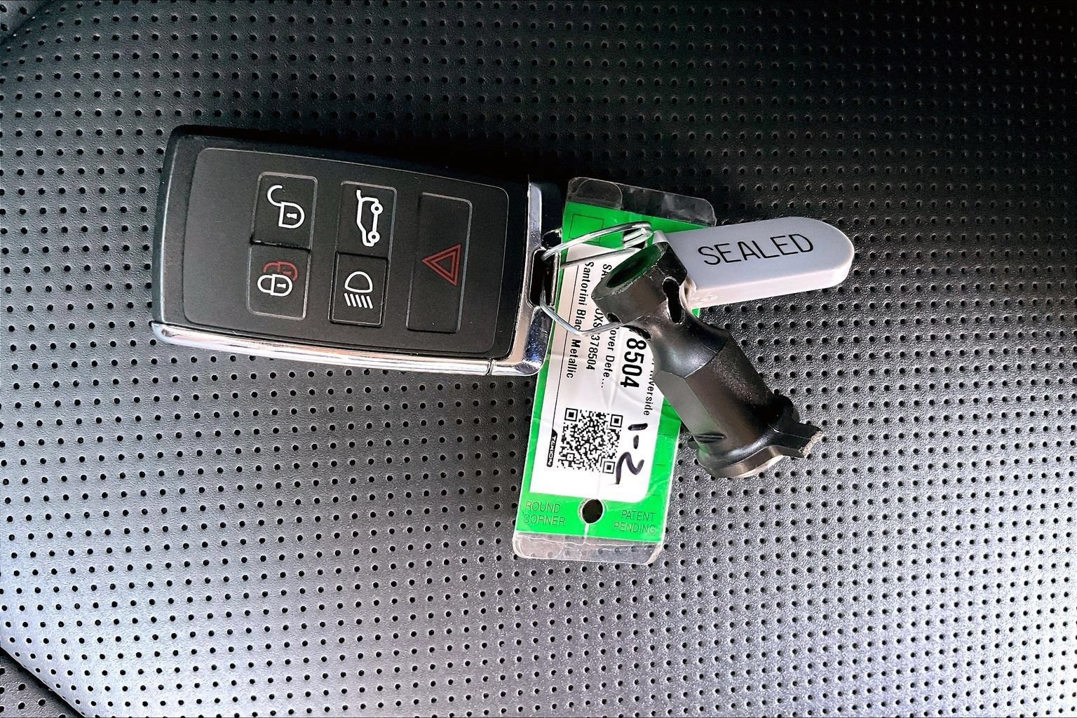 Used 2025 Land Rover Defender 90 X-Dynamic SE AWD/4WD image 11