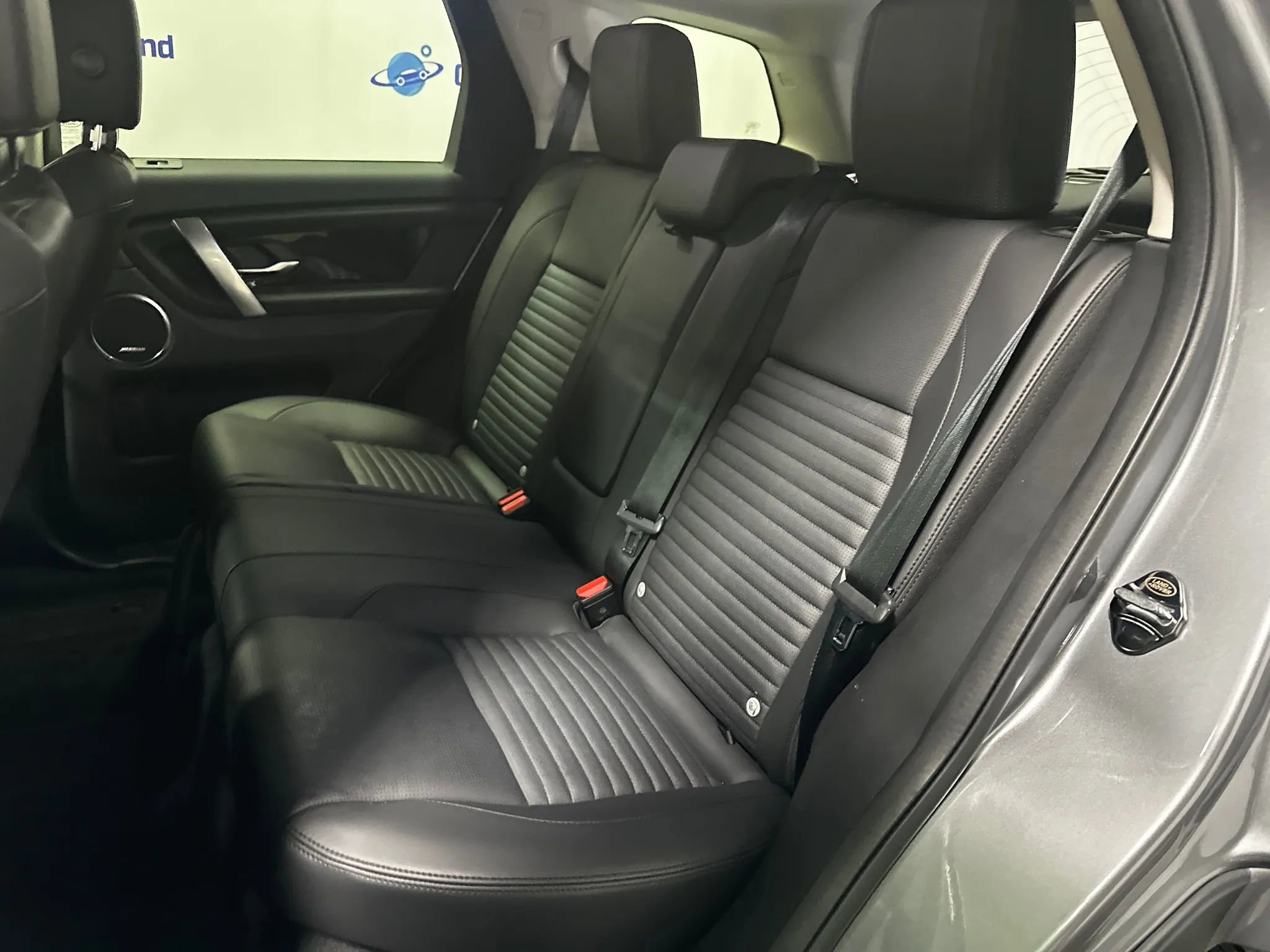 Used 2025 Land Rover Discovery Sport S image 15