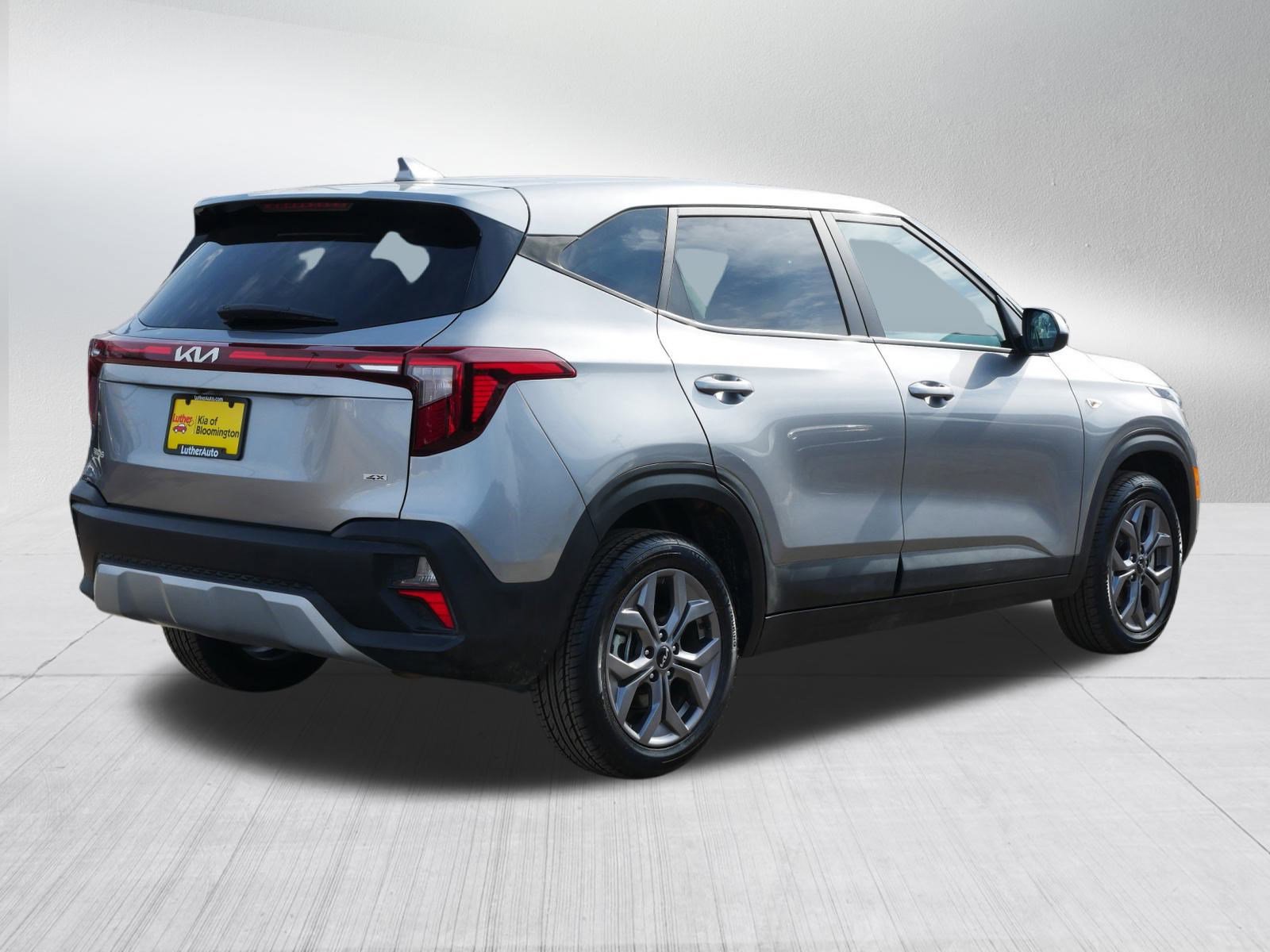 Certified 2024 Kia Seltos LX image 7