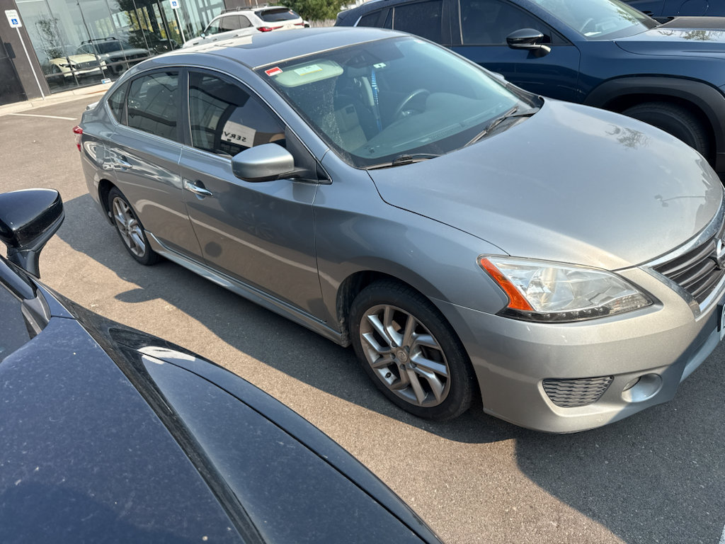 Used 2013 Nissan Sentra SR w/ Premium Pkg FWD image 3