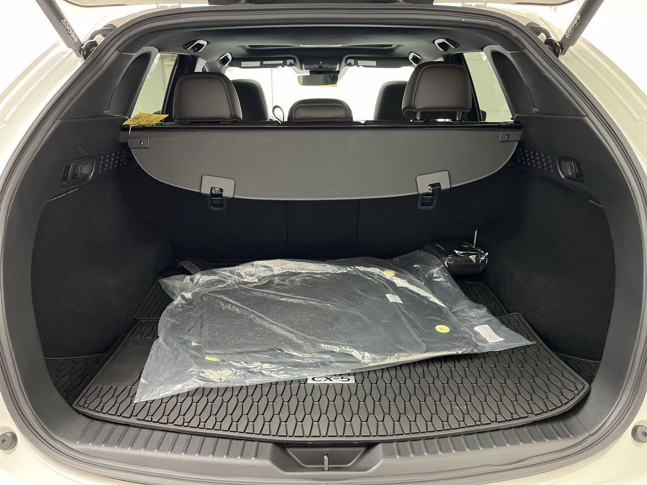 Certified 2025 MAZDA CX-5 Signature AWD/4WD image 3