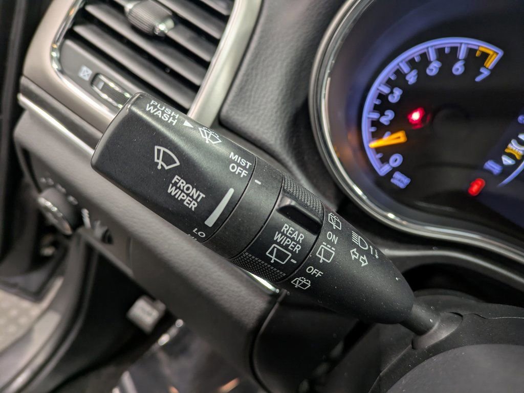 Used 2018 Jeep Grand Cherokee Limited image 19