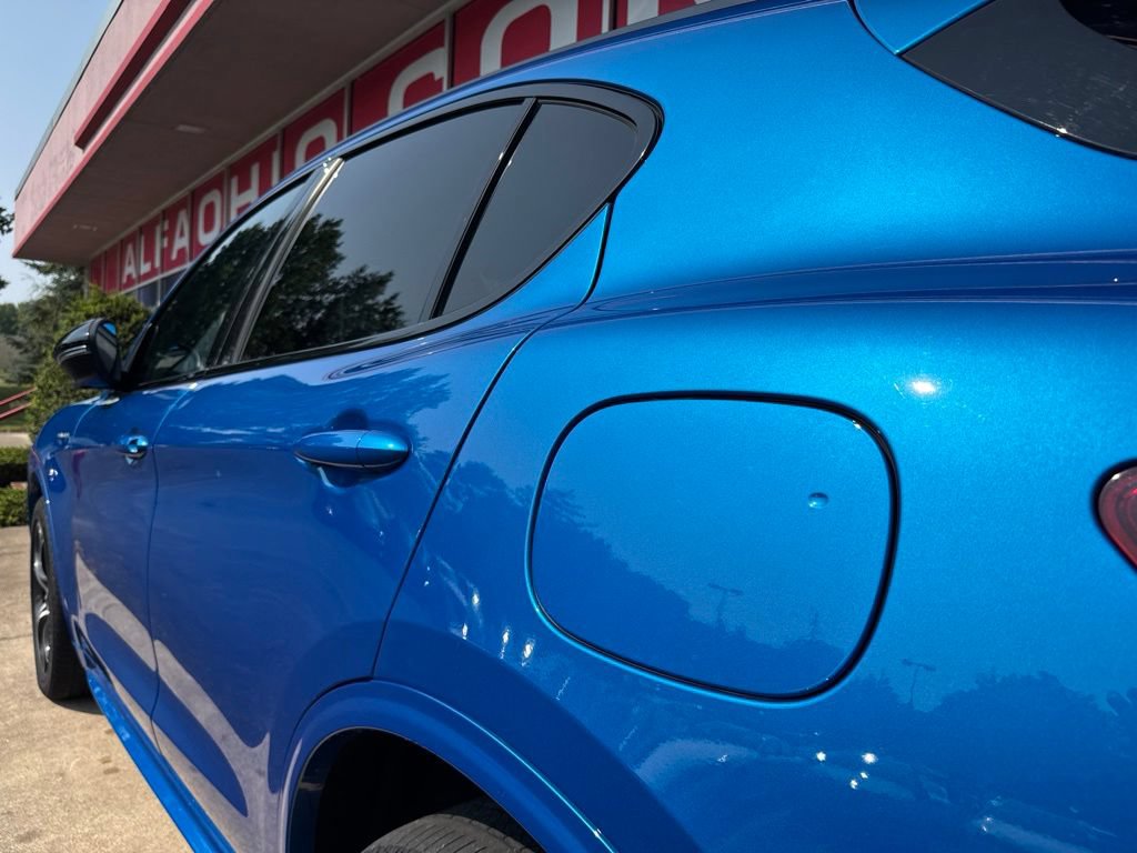 Used 2023 Alfa Romeo Stelvio Veloce AWD/4WD image 13