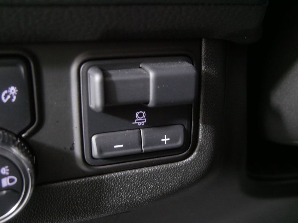 Used 2024 GMC Yukon XL Denali w/ Denali Reserve Package image 18