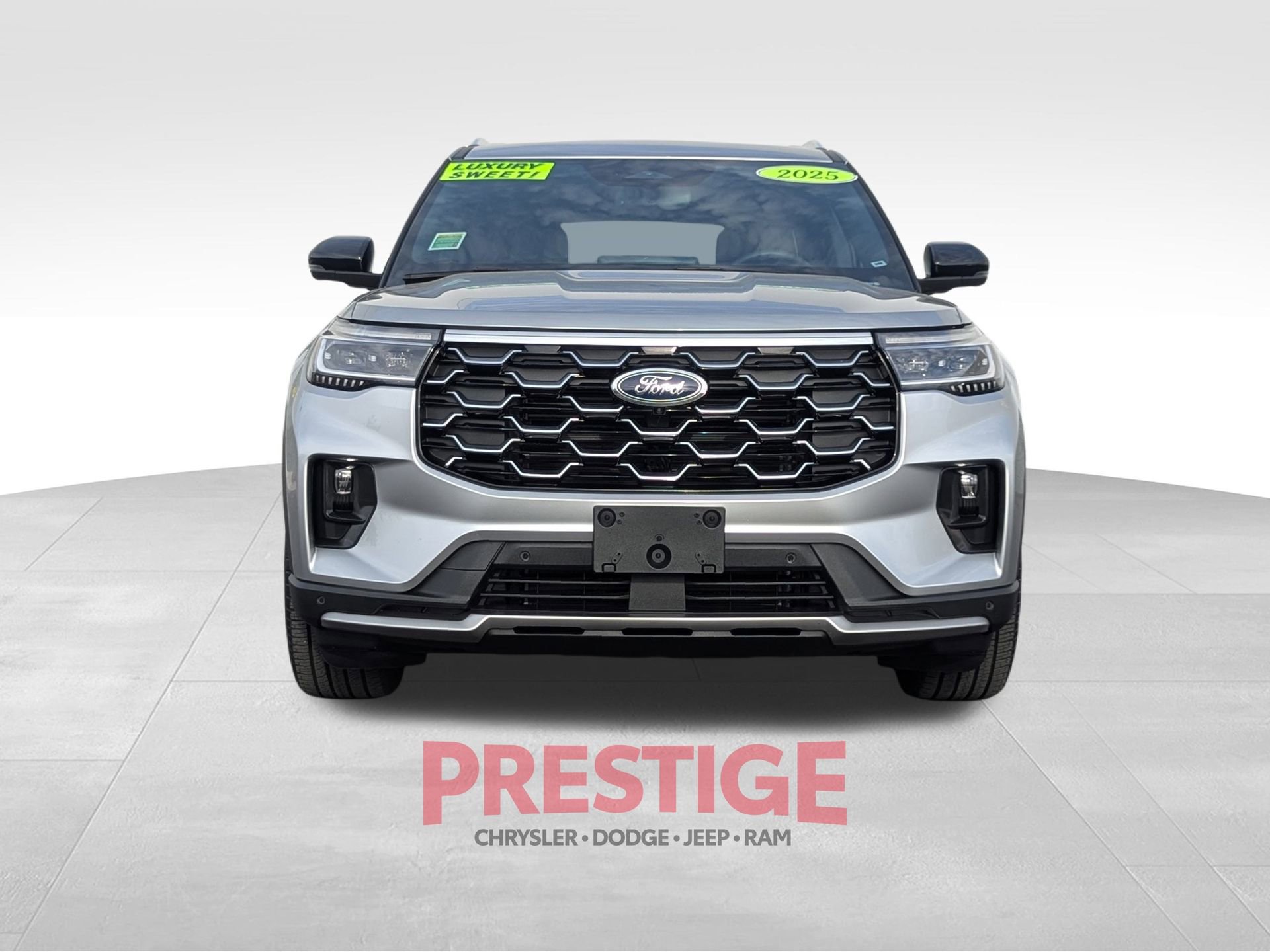 Used 2025 Ford Explorer Platinum w/ Ultimate Package image 3