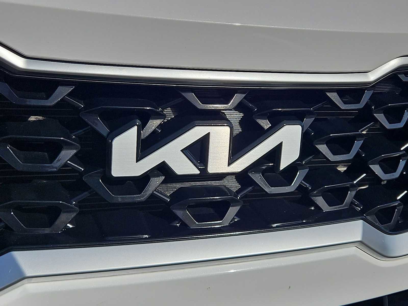 Used 2023 Kia Sorento LX image 11