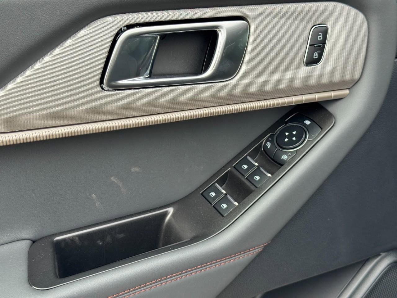 New 2026 Ford Explorer Active AWD/4WD image 13