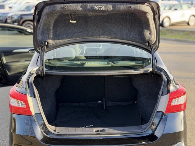 Used 2016 Nissan Sentra S image 5