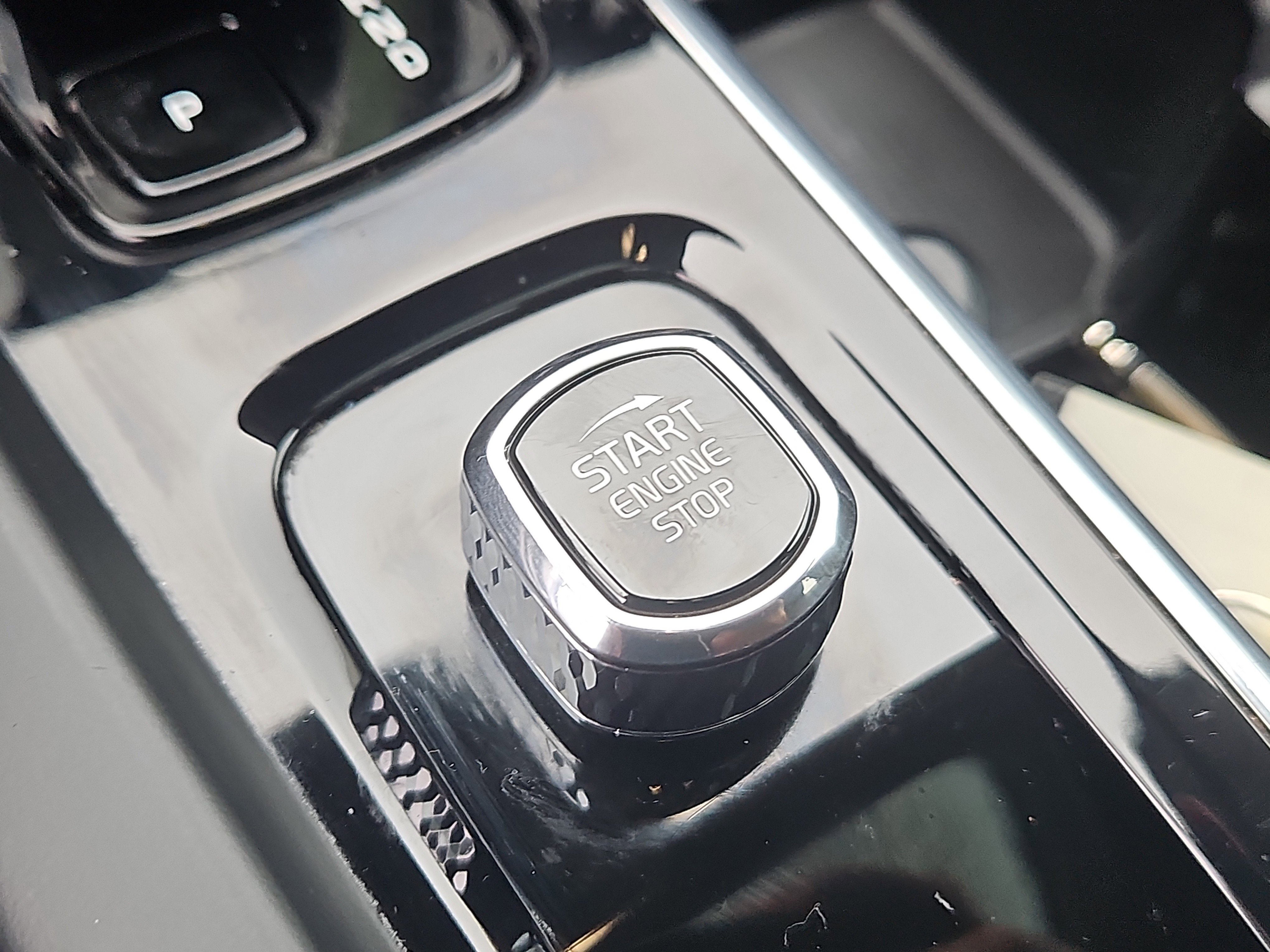 Used 2023 Volvo XC60 B5 Plus w/ Climate Package image 17