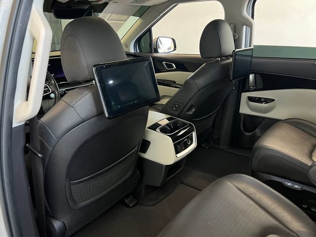 Used 2022 Kia Carnival SX Prestige FWD image 32