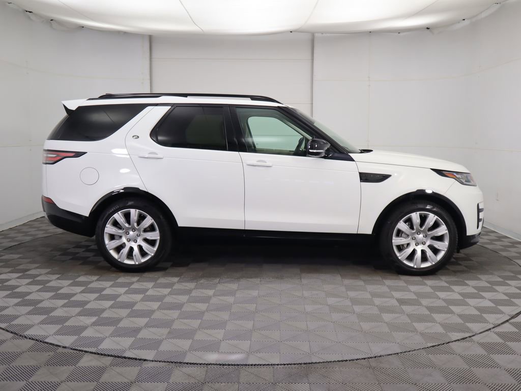 Used 2020 Land Rover Discovery Landmark image 4