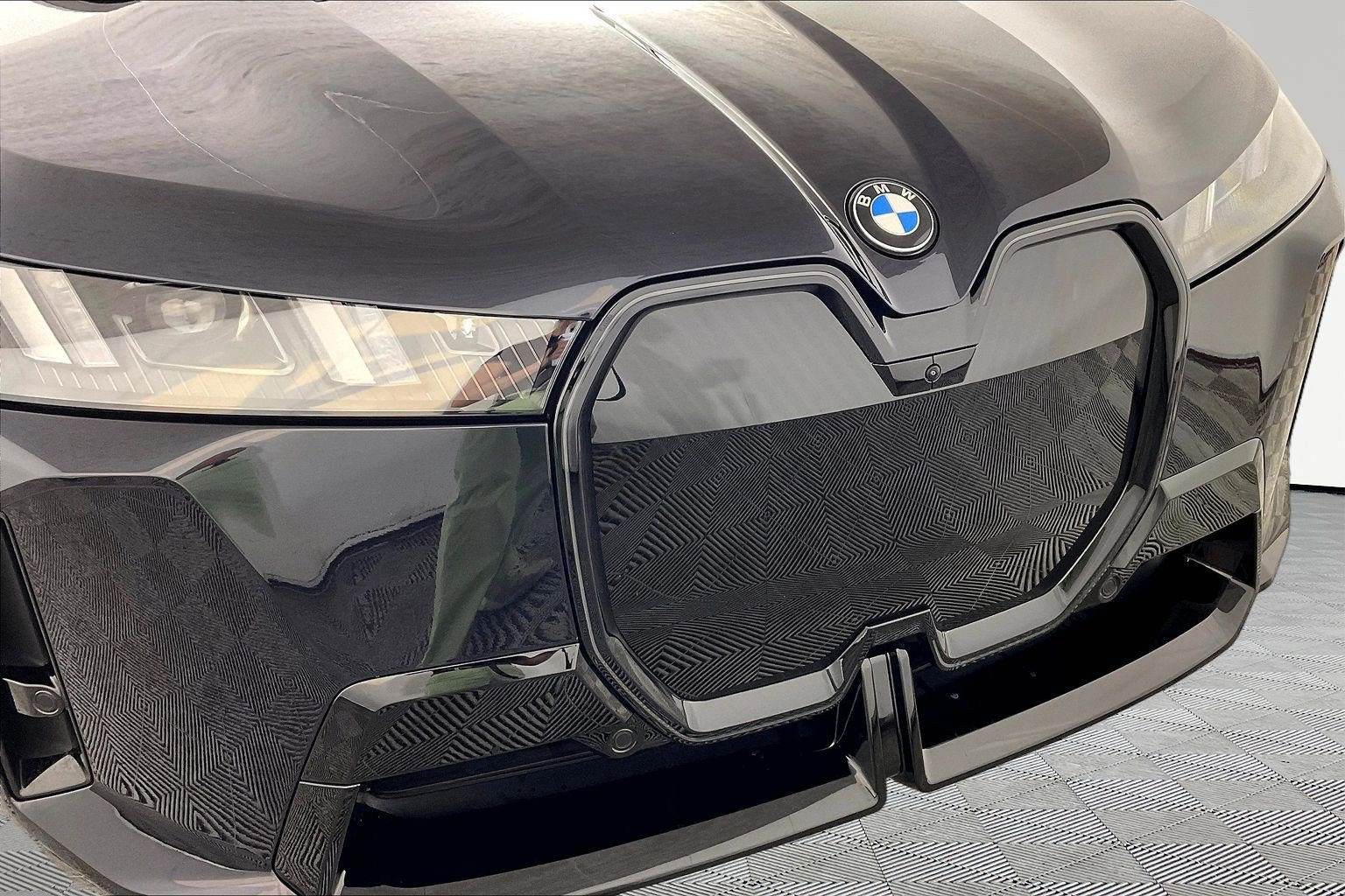 Used 2026 BMW iX xDrive60 w/ M Sport Package AWD/4WD image 27