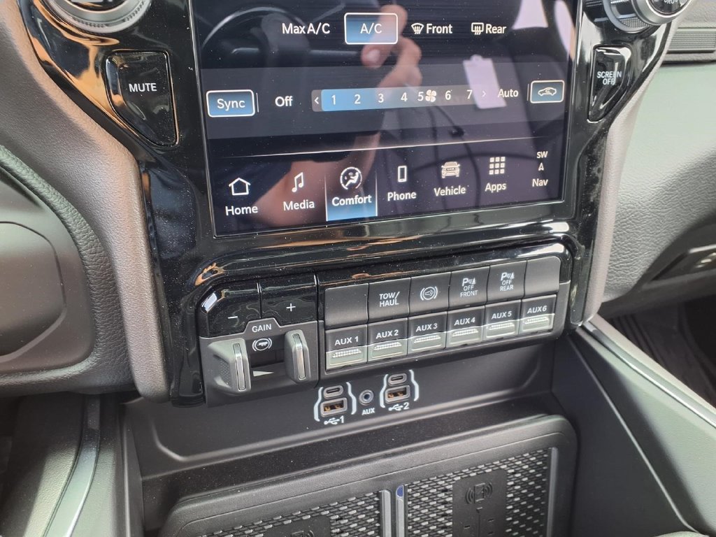 New 2027 RAM 3500 Laramie AWD/4WD image 9