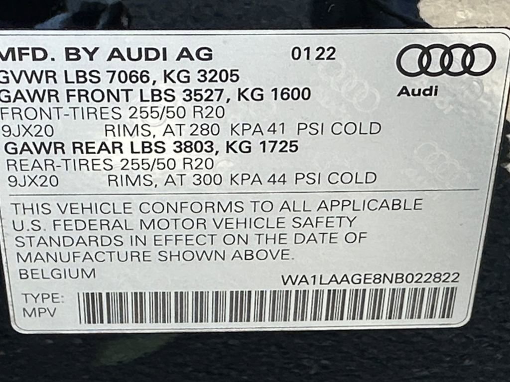 Used 2022 Audi e-tron Premium Plus w/ Premium Plus Package AWD/4WD image 28