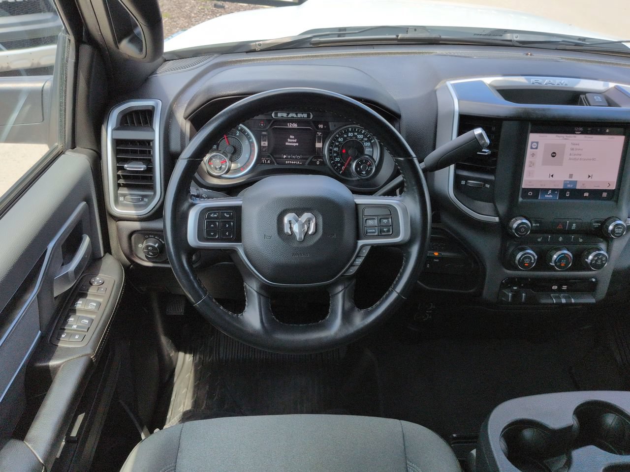 Used 2022 RAM 3500 Big Horn w/ Level A Equipment Group AWD/4WD image 15