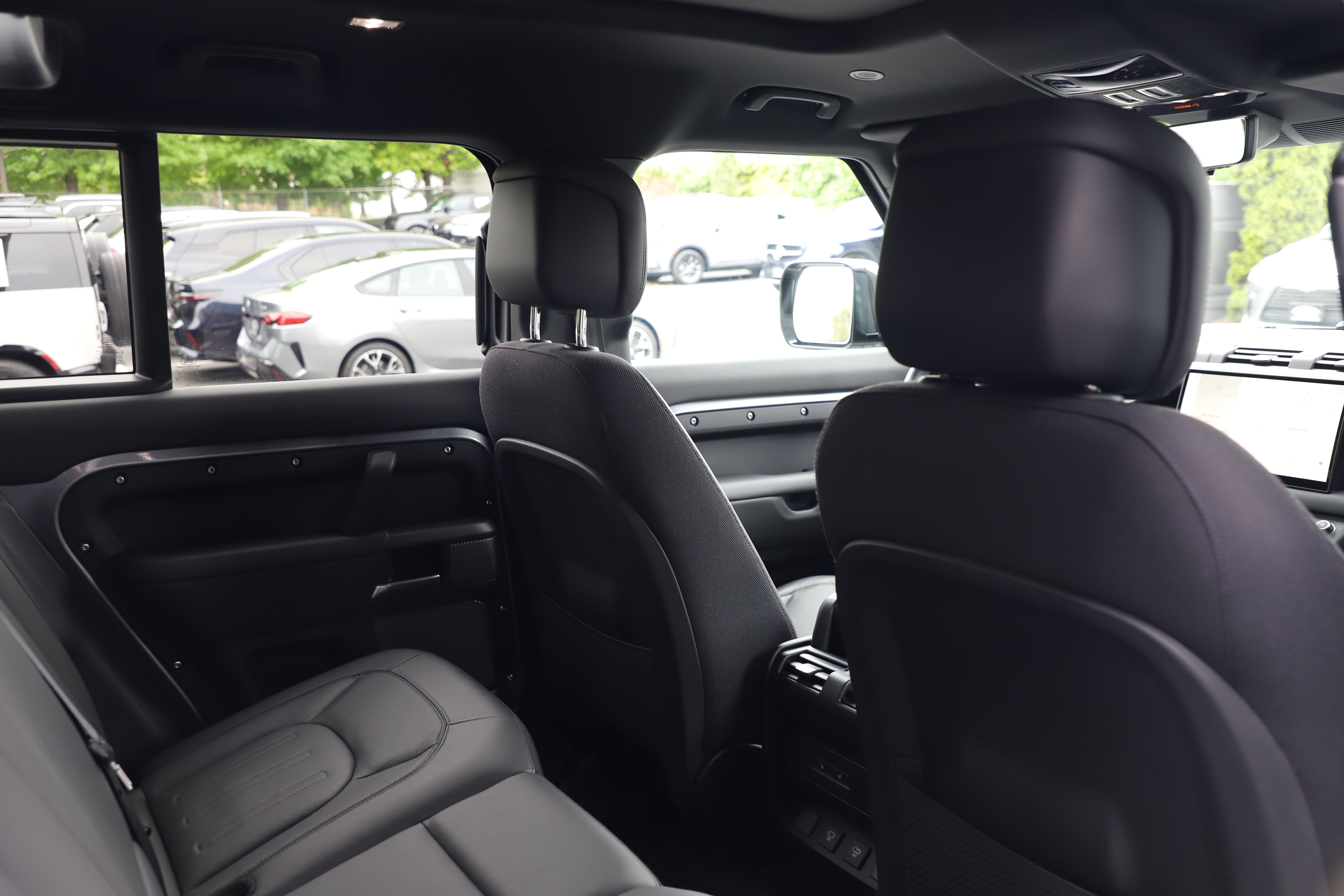 Certified 2024 Land Rover Defender 110 X AWD/4WD image 11