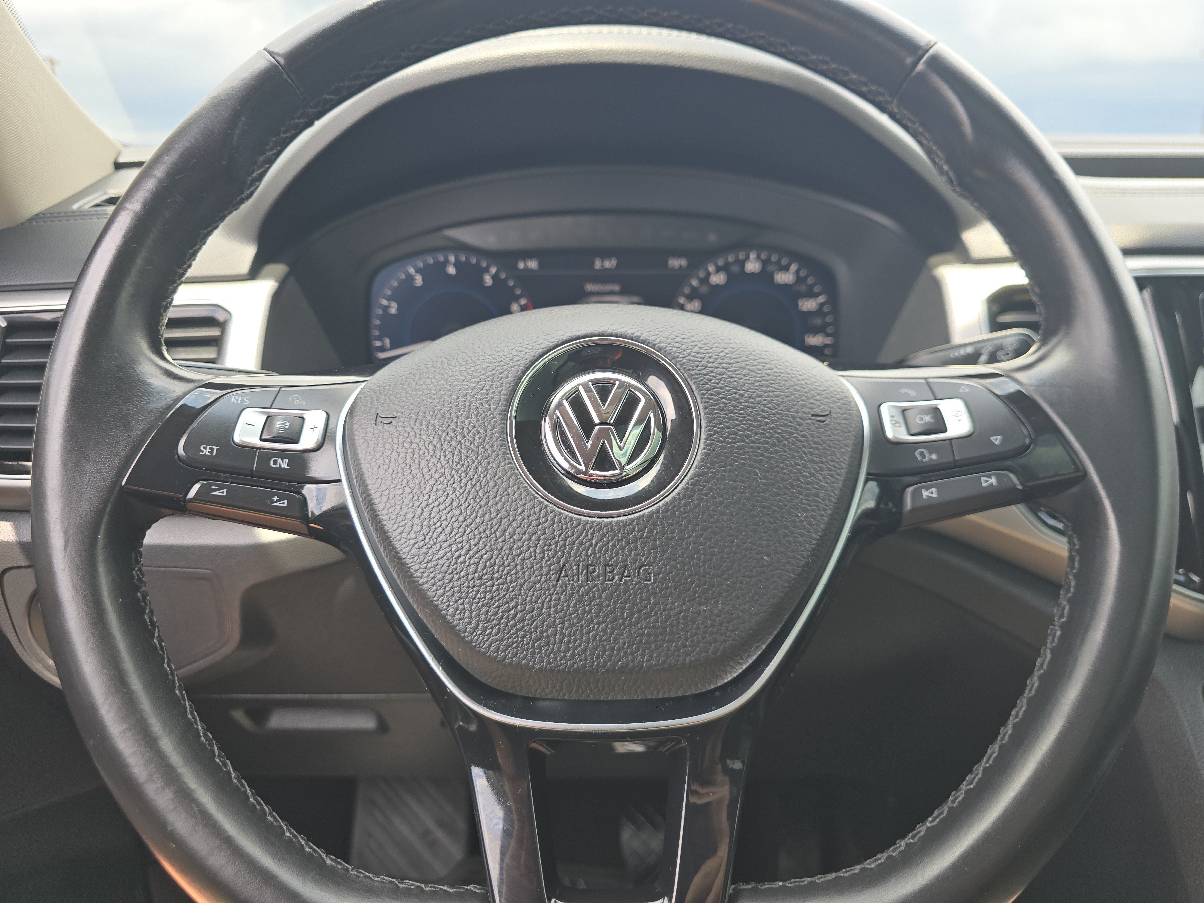 Used 2018 Volkswagen Atlas SEL Premium AWD/4WD image 24
