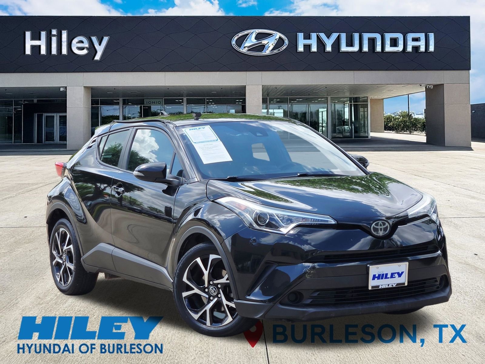 Used 2018 Toyota C-HR XLE image 2