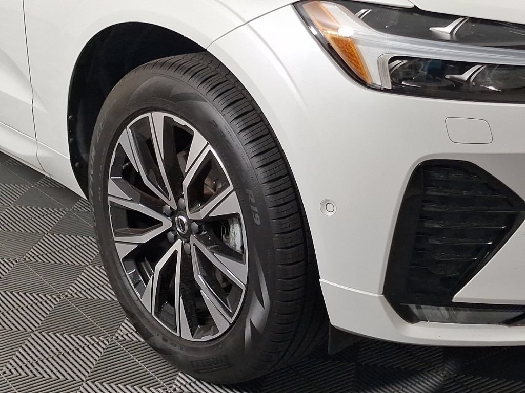 Certified 2023 Volvo XC60 B5 Plus w/ Climate Package AWD/4WD image 6