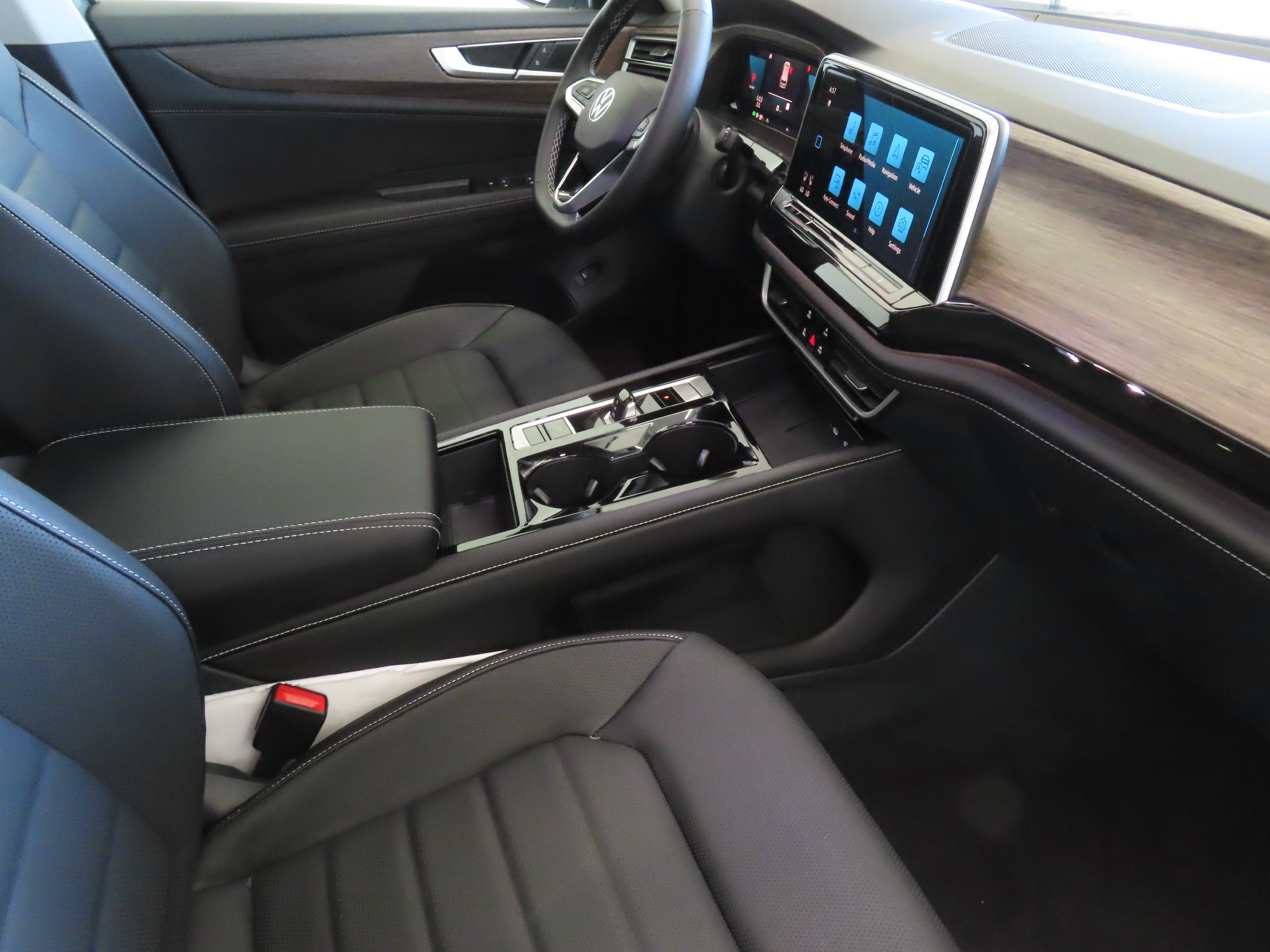 Certified 2026 Volkswagen Atlas SEL AWD/4WD image 27