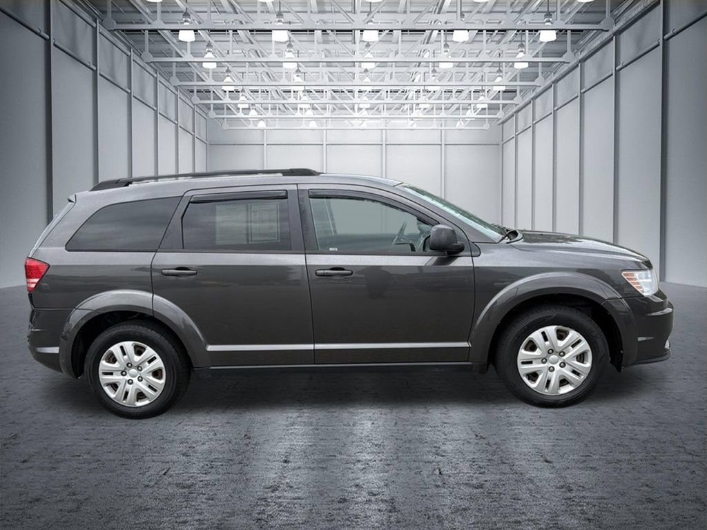 Used 2017 Dodge Journey SE w/ Flexible Seating Group FWD image 9