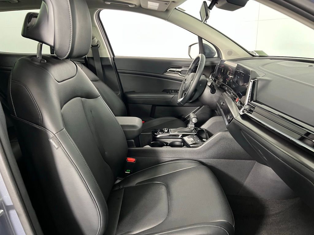 Used 2025 Kia Sportage EX w/ Premium Package image 34