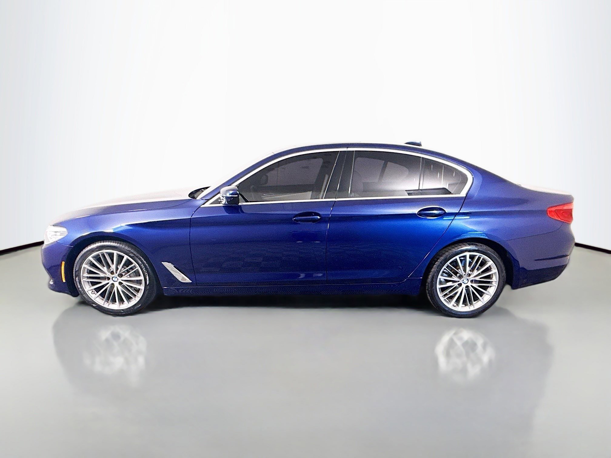 Used 2019 BMW 530i w/ Convenience Package image 6