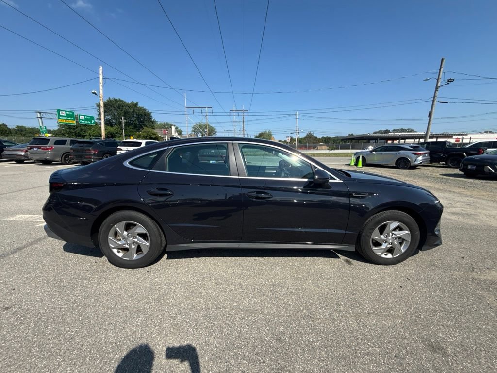 Used 2025 Hyundai Sonata SE FWD image 4
