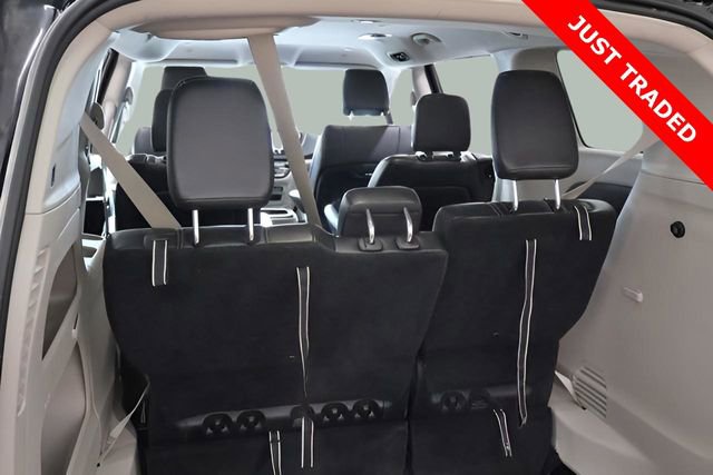 Used 2024 Chrysler Pacifica Touring-L image 21