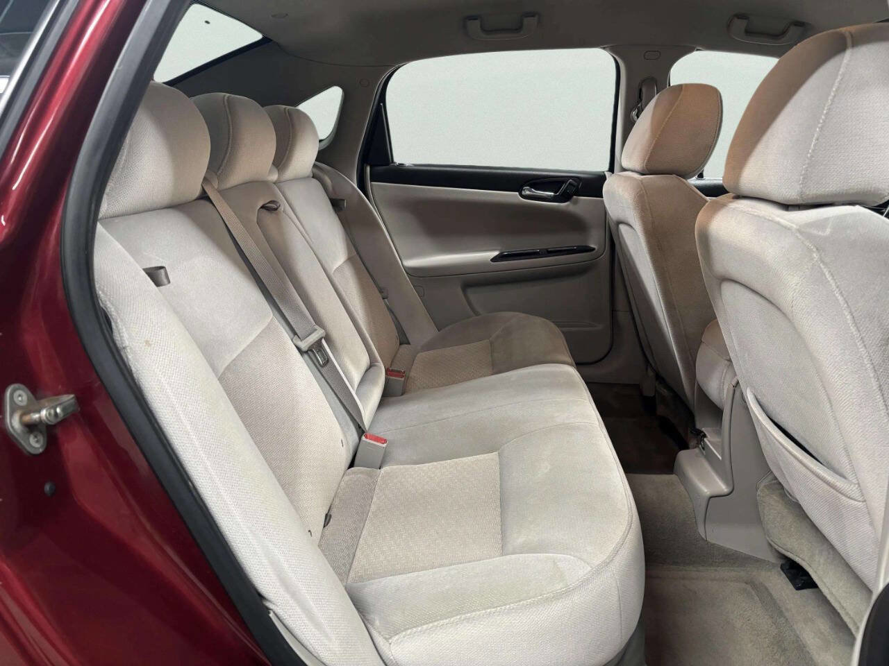 Used 2010 Chevrolet Impala LT w/ Convenience Package image 17