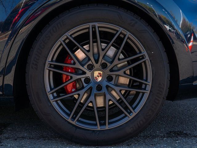 New 2026 Porsche Cayenne GTS image 13