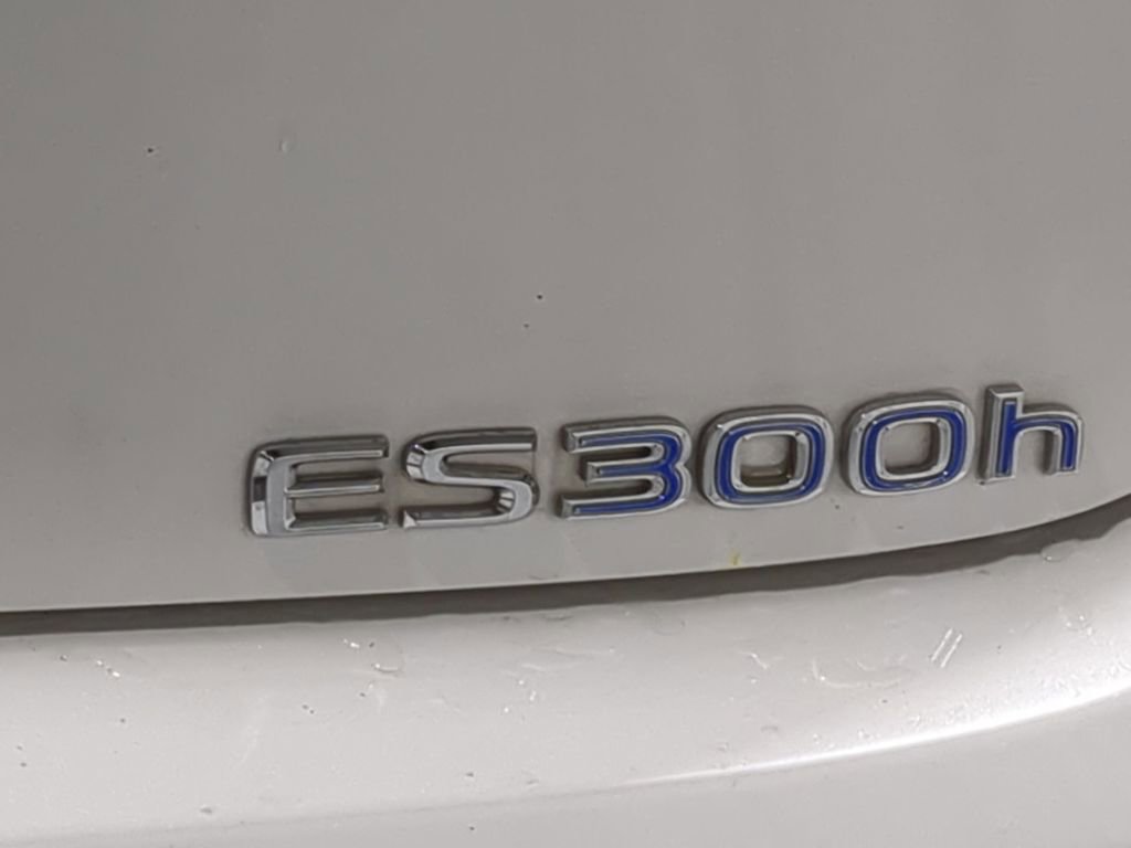 Used 2022 Lexus ES 300h w/ Premium Package image 20
