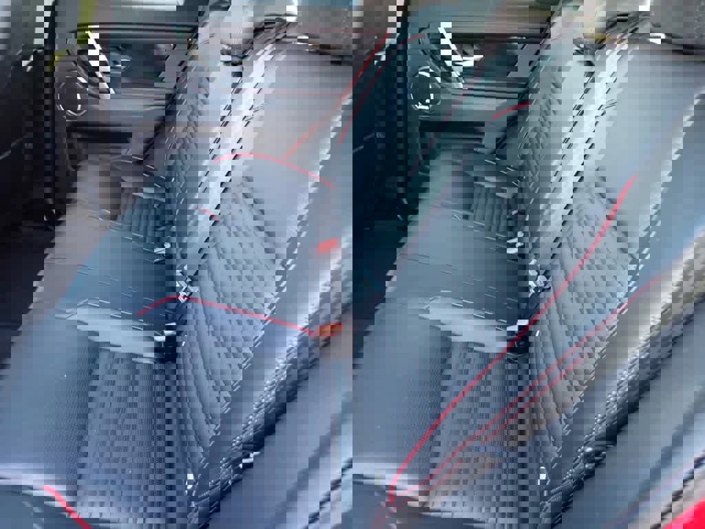 Used 2023 Land Rover Discovery Sport SE R-Dynamic image 22