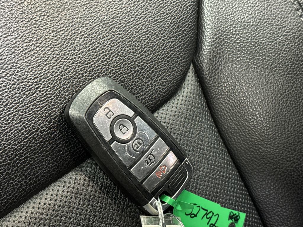 Used 2023 Ford Explorer Limited image 28