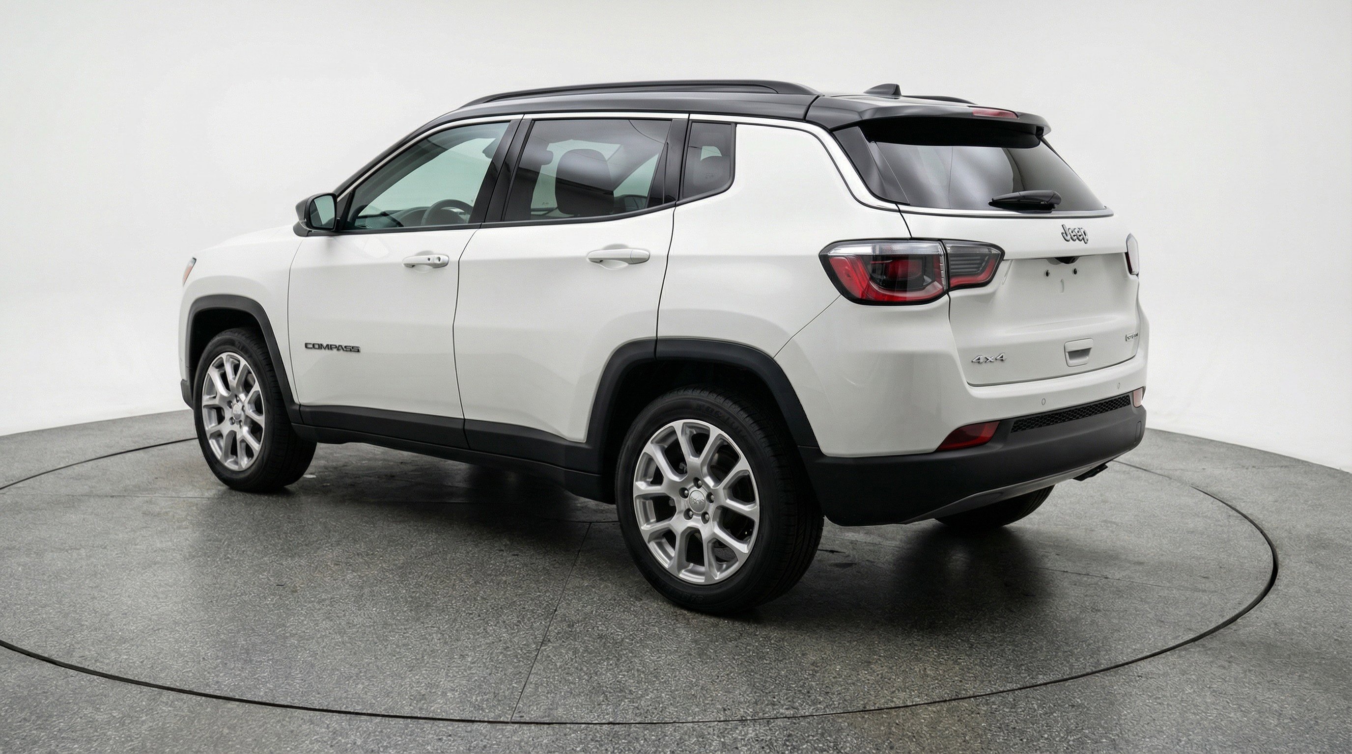 Used 2025 Jeep Compass Limited image 6