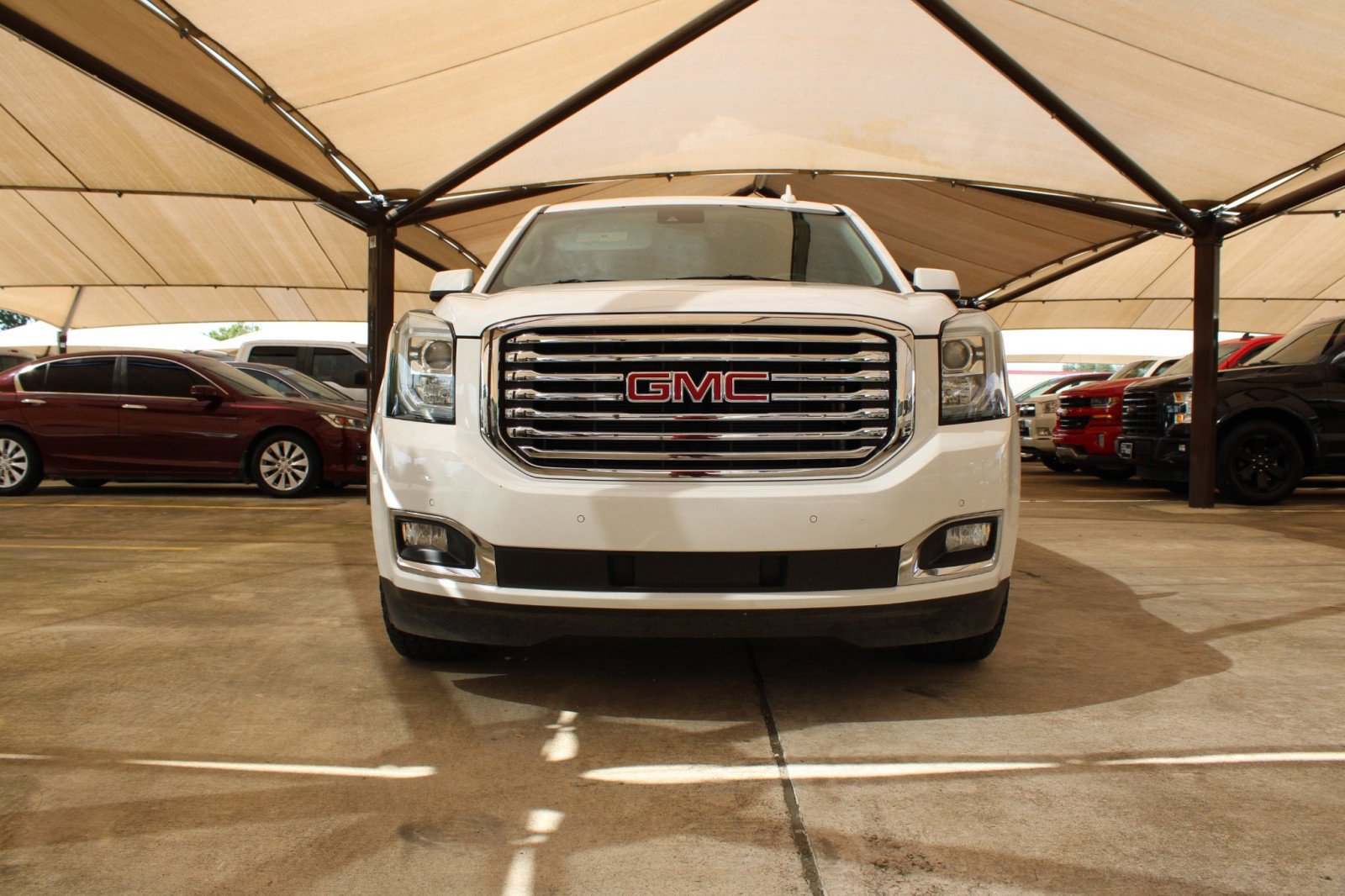 Used 2018 GMC Yukon SLT w/ Premium Edition image 3