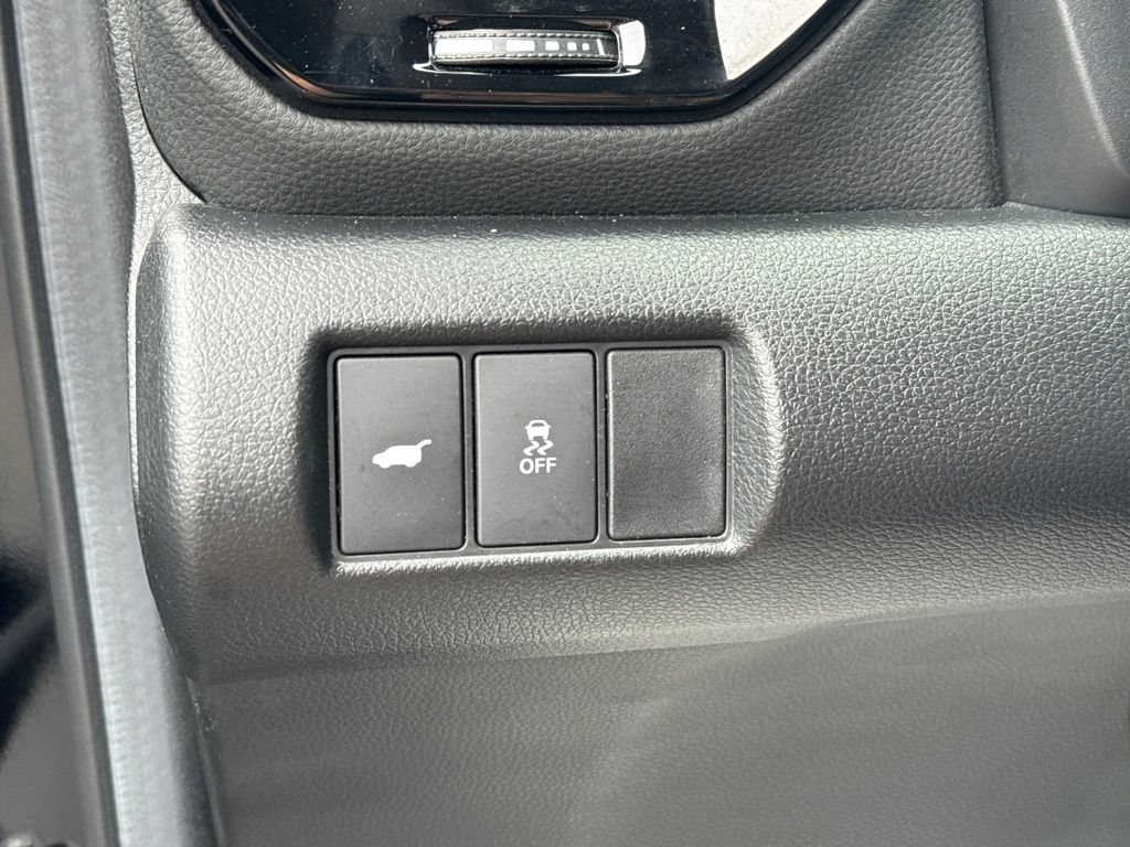 Certified 2025 Honda Pilot Touring image 18