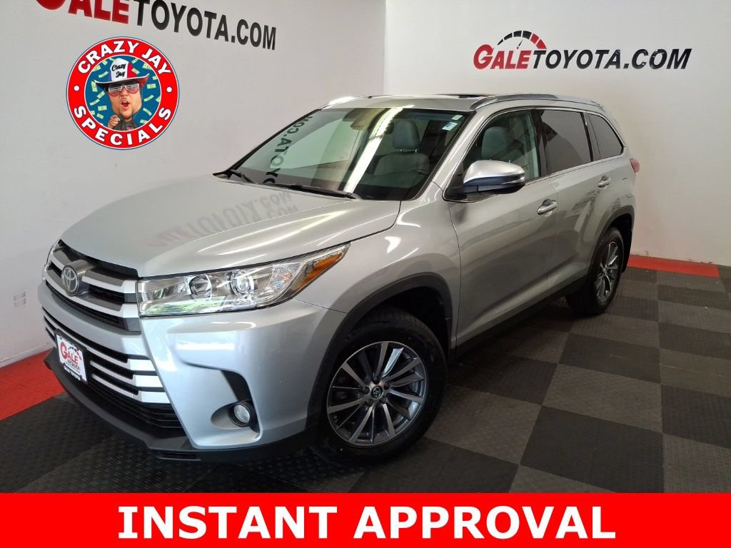 Used 2019 Toyota Highlander XLE AWD/4WD video 1