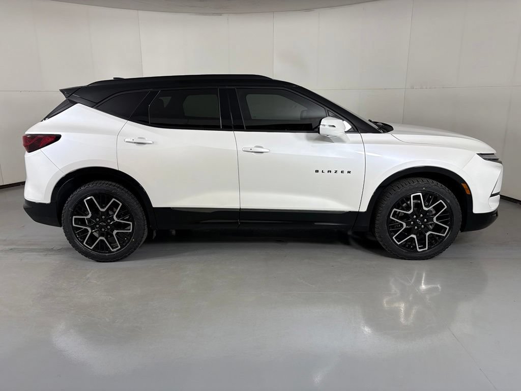 Certified 2023 Chevrolet Blazer RS w/ Driver Confidence II Package FWD image 11