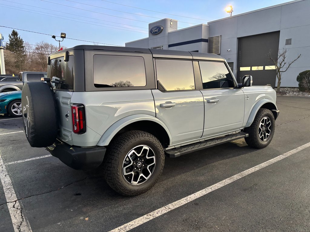 Used 2024 Ford Bronco Outer Banks image 4
