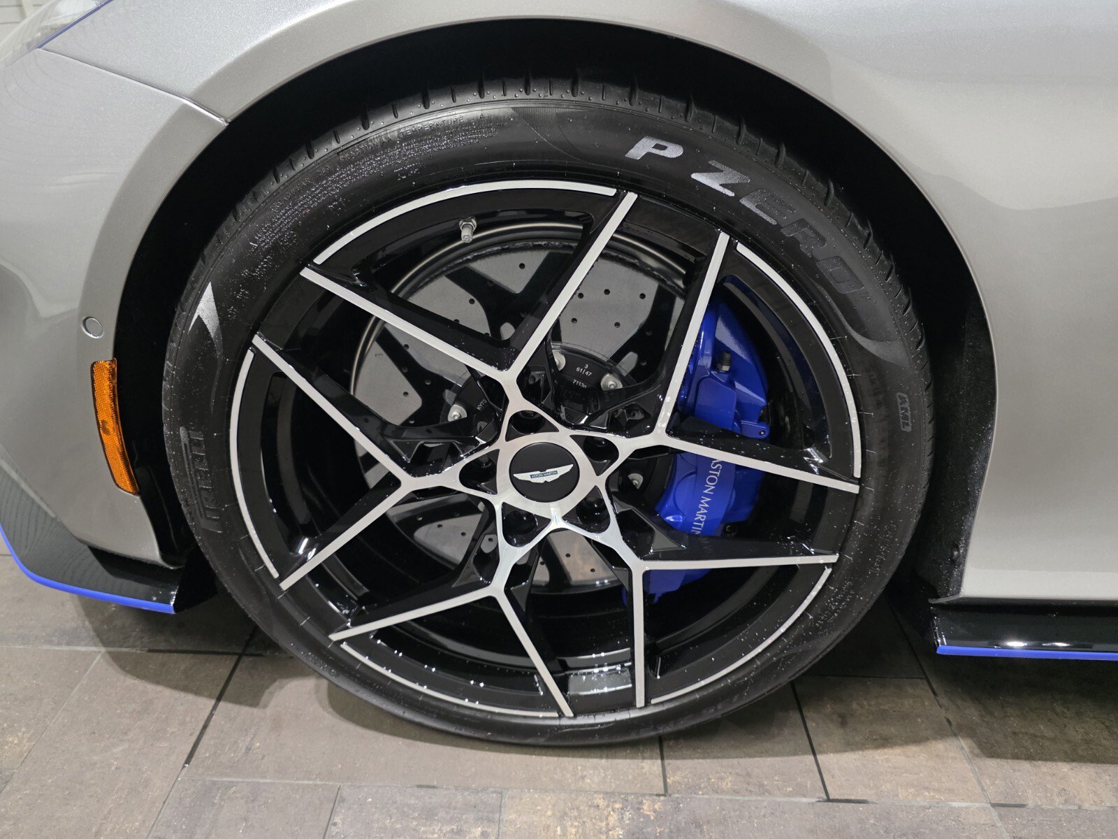 New 2026 Aston Martin Vanquish RWD image 4