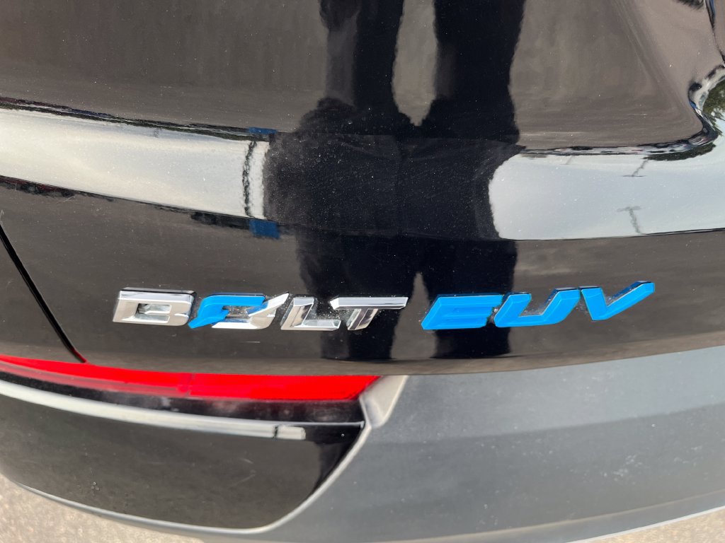 Used 2023 Chevrolet Bolt EUV LT FWD image 32