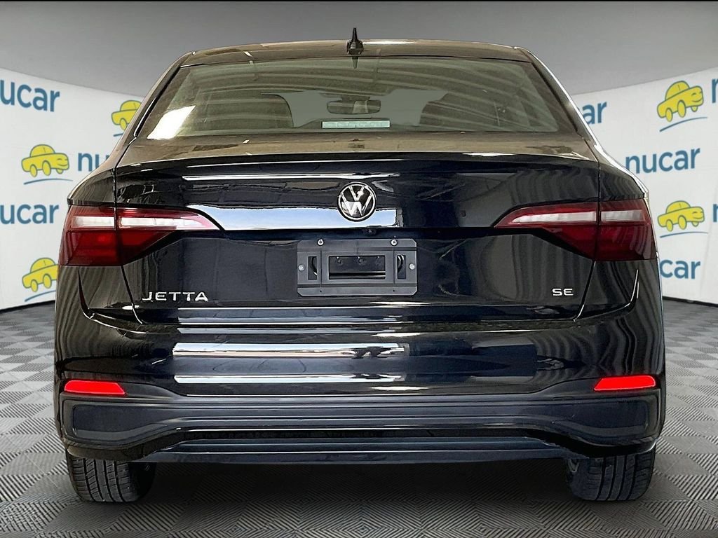 Certified 2024 Volkswagen Jetta SE FWD image 5