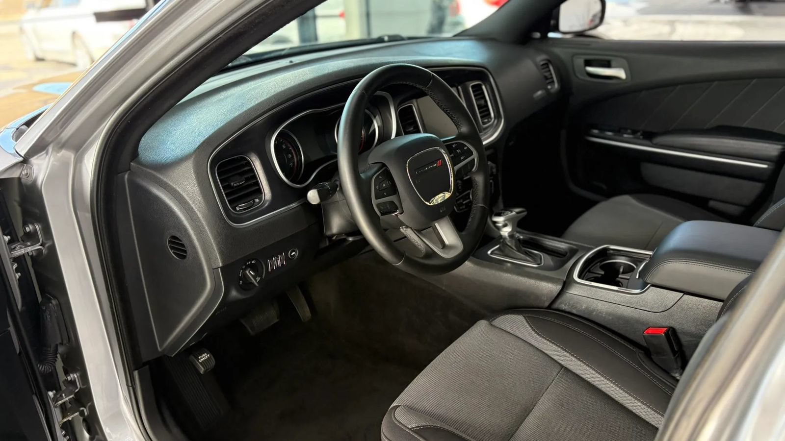 Used 2016 Dodge Charger SXT w/ Navigation & Travel Group RWD image 15