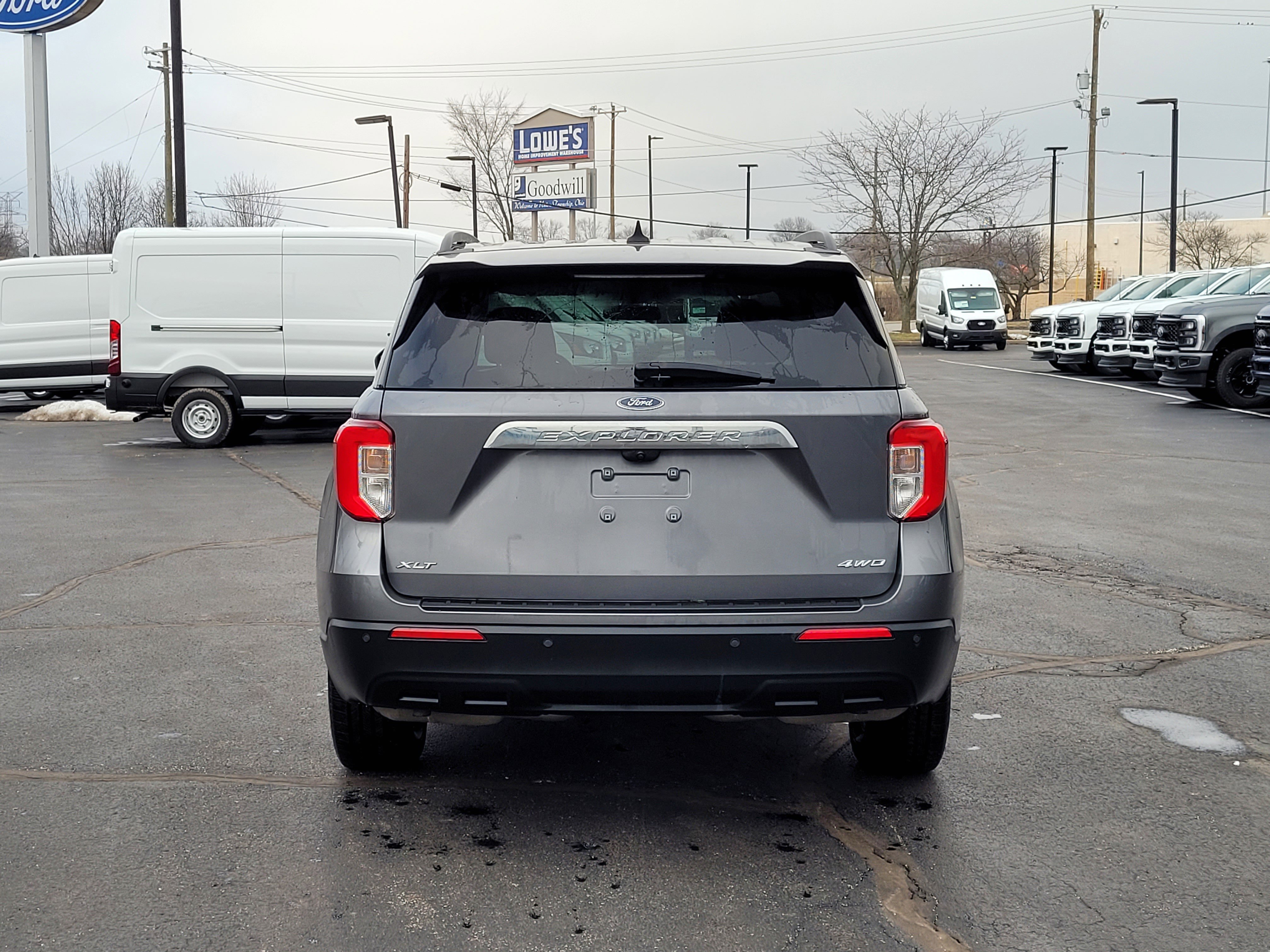 Used 2022 Ford Explorer XLT image 5